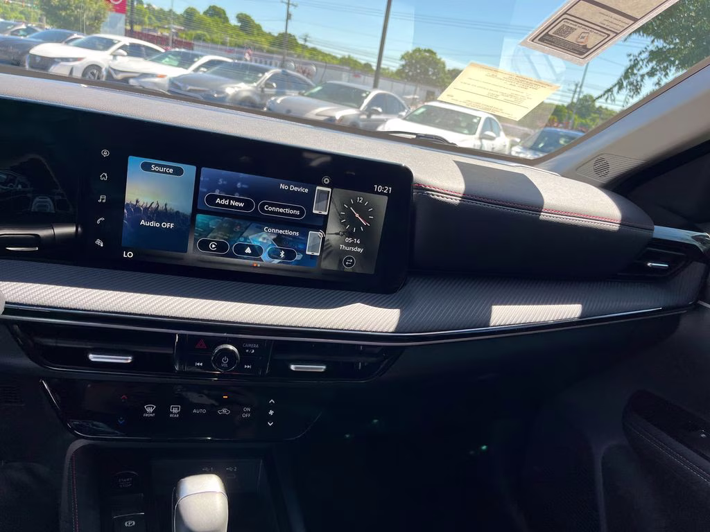 2025 Deep Blue Pearl/Gun Metallic Nissan Kicks SR FWD SUV