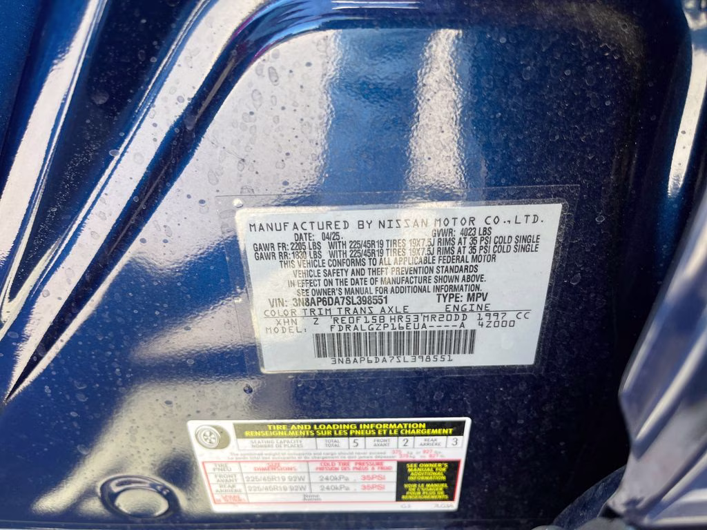 2025 Deep Blue Pearl/Gun Metallic Nissan Kicks SR FWD SUV