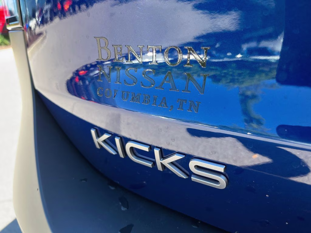 2025 Deep Blue Pearl/Gun Metallic Nissan Kicks SR FWD SUV