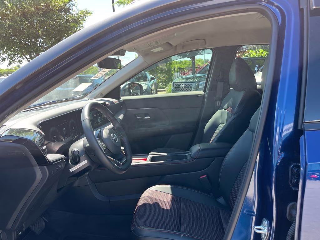 2025 Deep Blue Pearl/Gun Metallic Nissan Kicks SR FWD SUV
