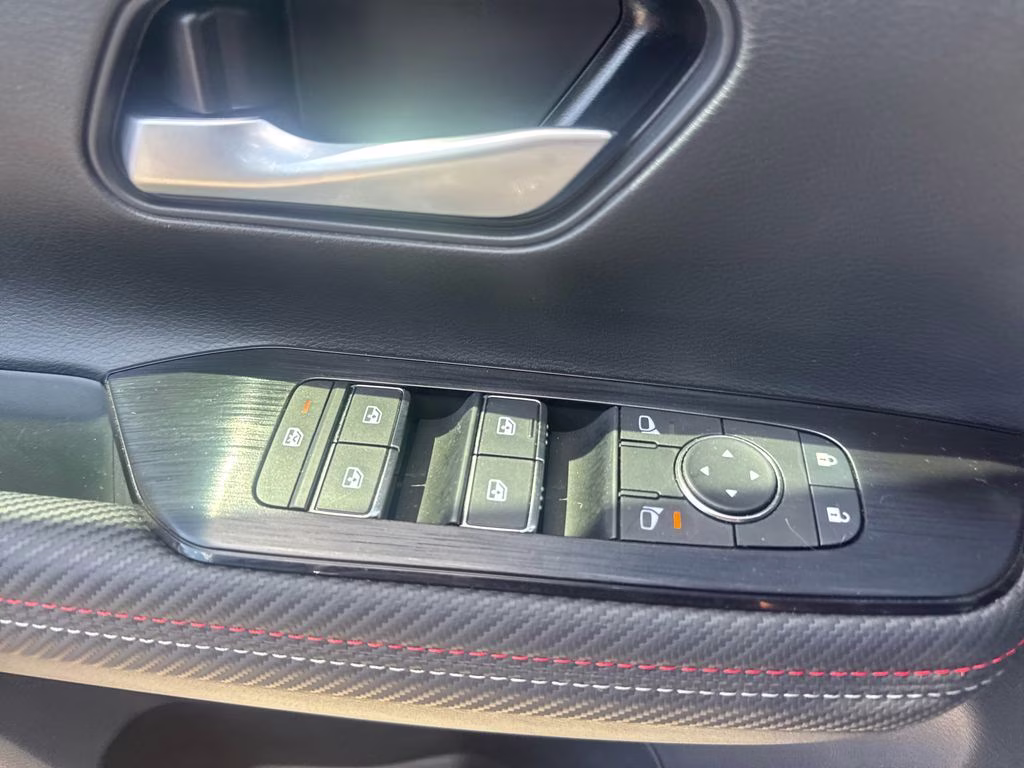 2025 Super Black Nissan Kicks SR FWD SUV