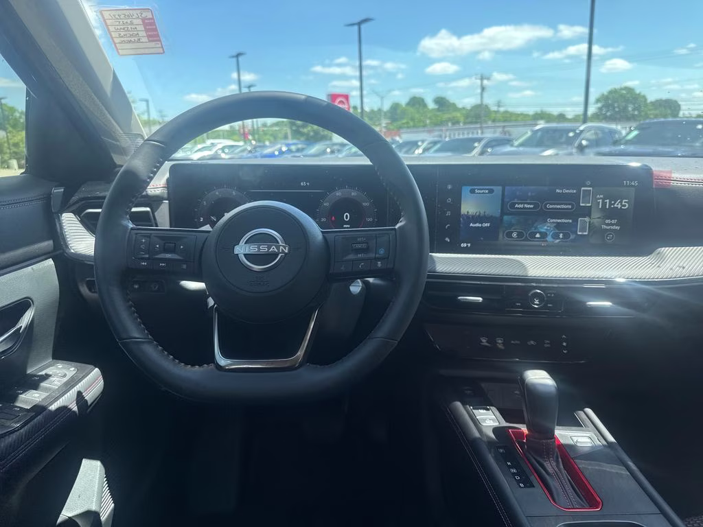 2025 Super Black Nissan Kicks SR FWD SUV