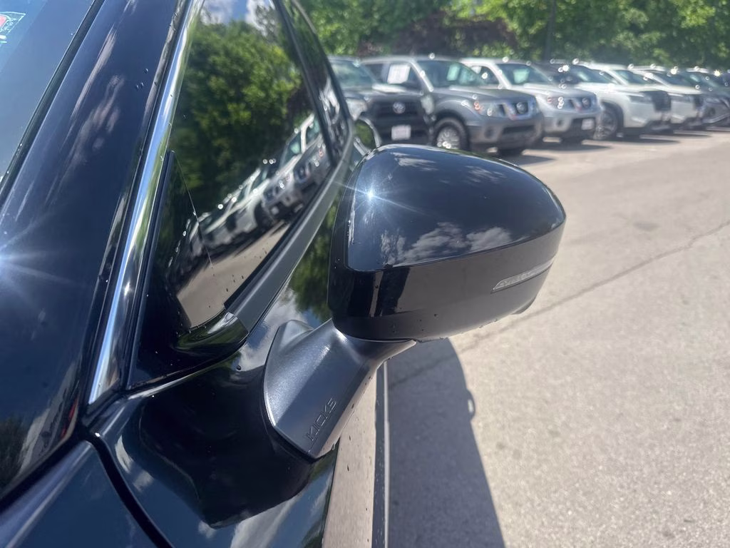 2025 Super Black Nissan Kicks SR FWD SUV