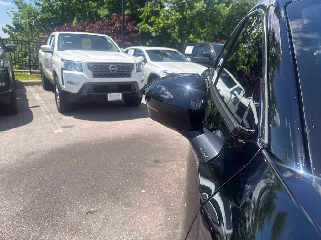 2025 Super Black Nissan Kicks SR FWD SUV