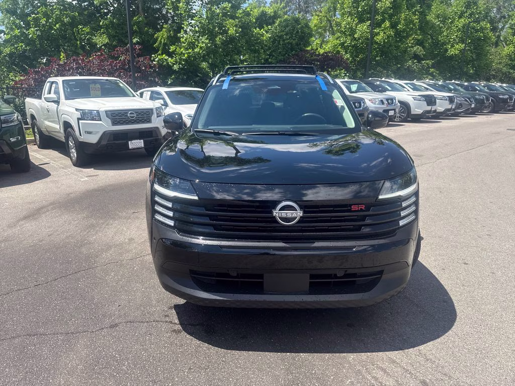 2025 Super Black Nissan Kicks SR FWD SUV