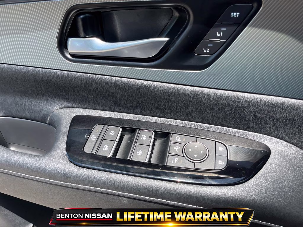 2025 Boulder Gray Pearl/Super Black Nissan Murano Platinum AWD SUV