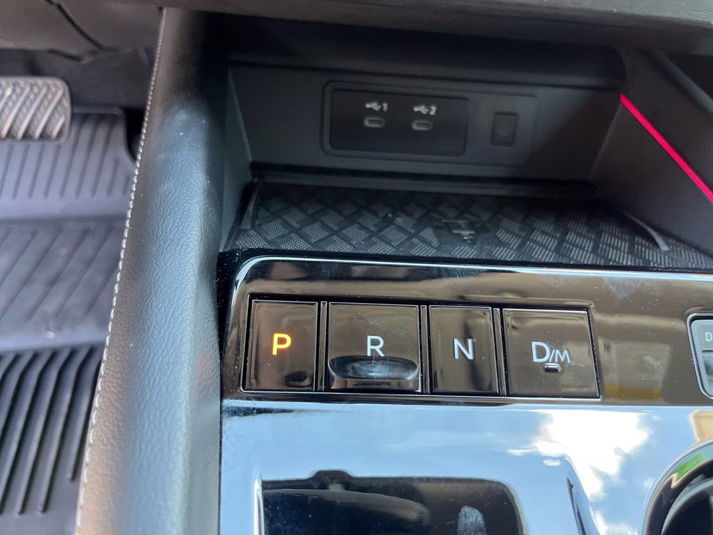 2025 Boulder Gray Pearl/Super Black Nissan Murano Platinum AWD SUV