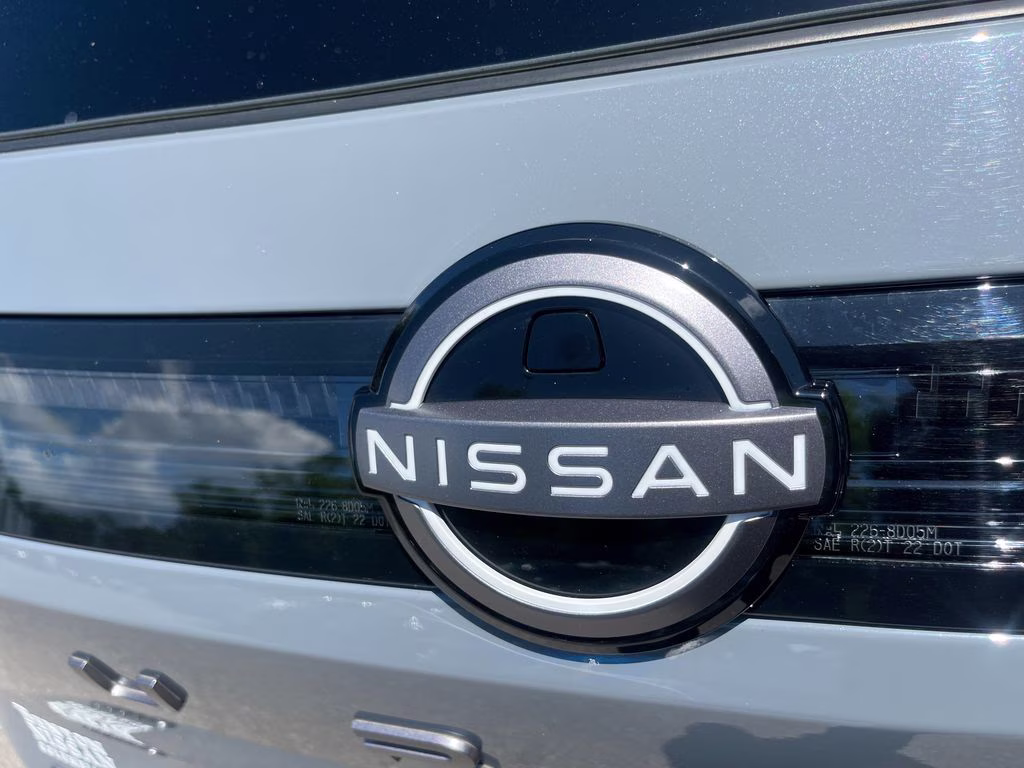 2025 Boulder Gray Pearl/Super Black Nissan Murano Platinum AWD SUV