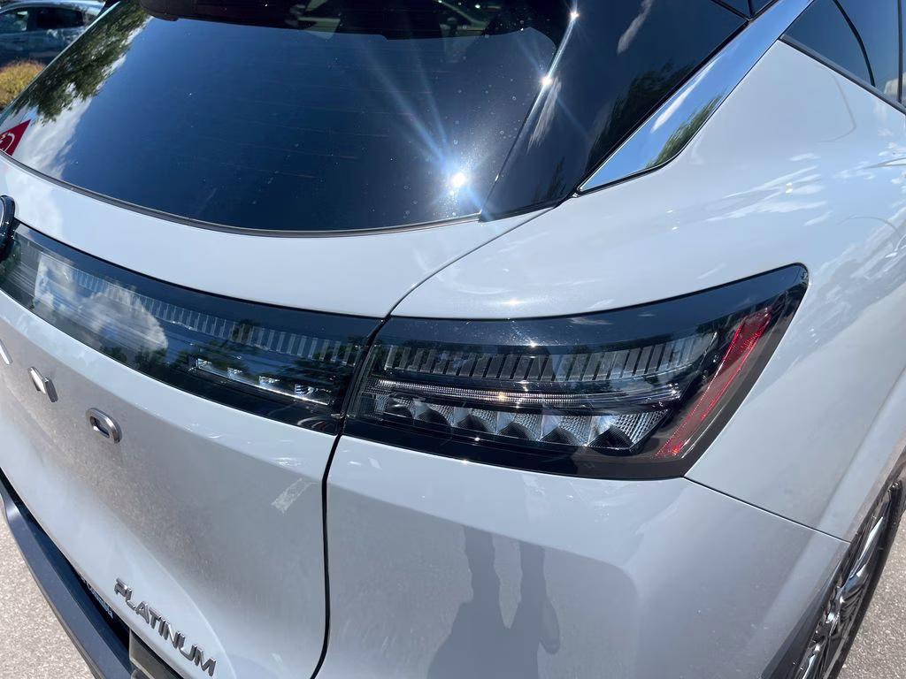 2025 Boulder Gray Pearl/Super Black Nissan Murano Platinum AWD SUV