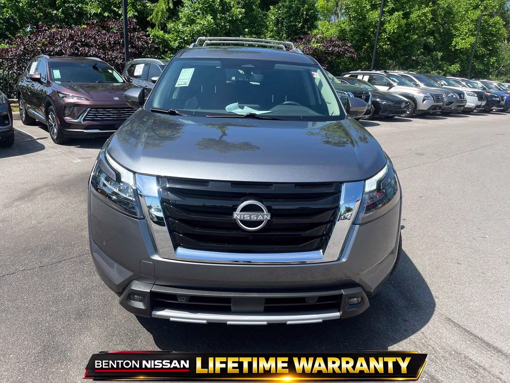 2025 Gun Metallic Nissan Pathfinder SL 4X4 SUV