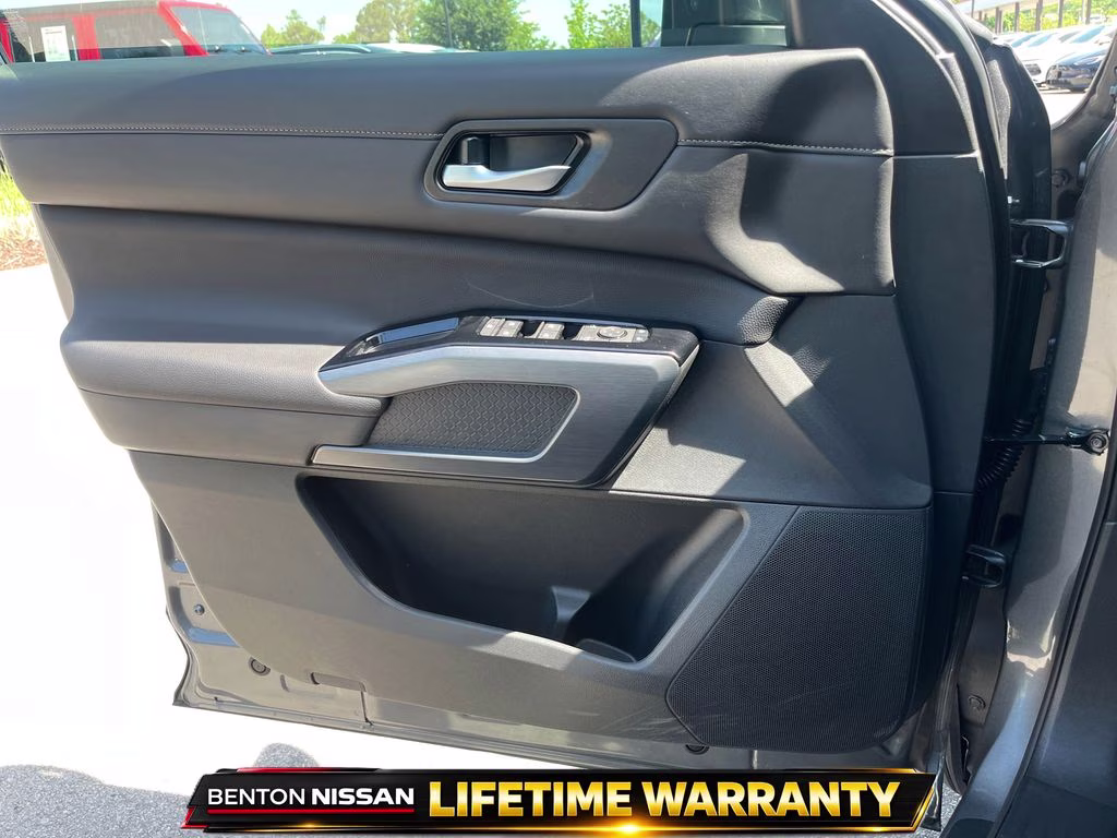 2025 Gun Metallic Nissan Pathfinder SL 4X4 SUV