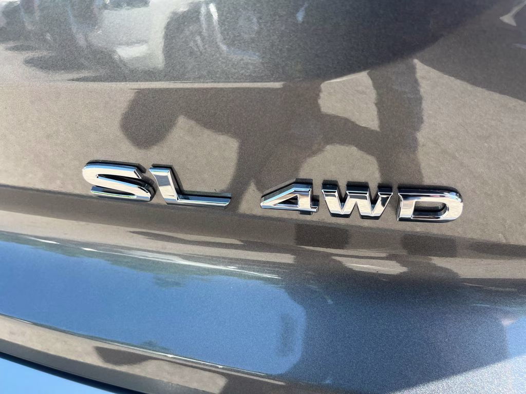 2025 Gun Metallic Nissan Pathfinder SL 4X4 SUV