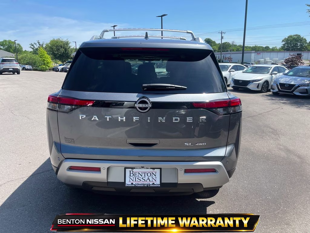 2025 Gun Metallic Nissan Pathfinder SL 4X4 SUV