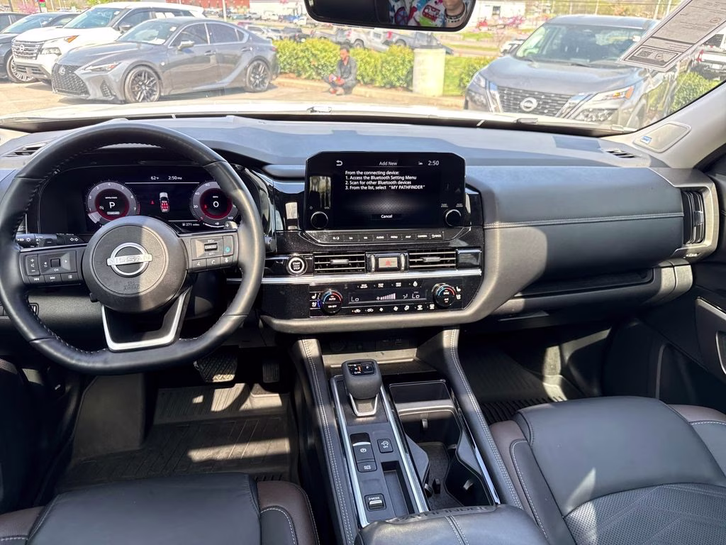 2024 Pearl White Tricoat Nissan Pathfinder Platinum FWD SUV