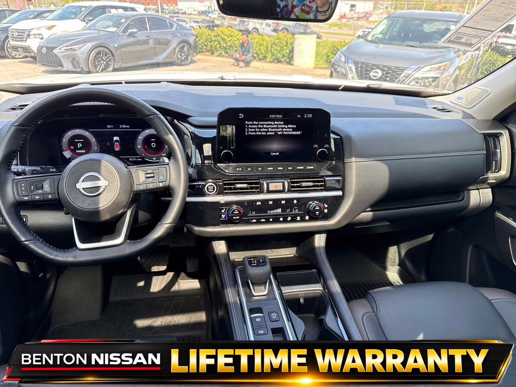 2024 Pearl White Tricoat Nissan Pathfinder Platinum FWD SUV