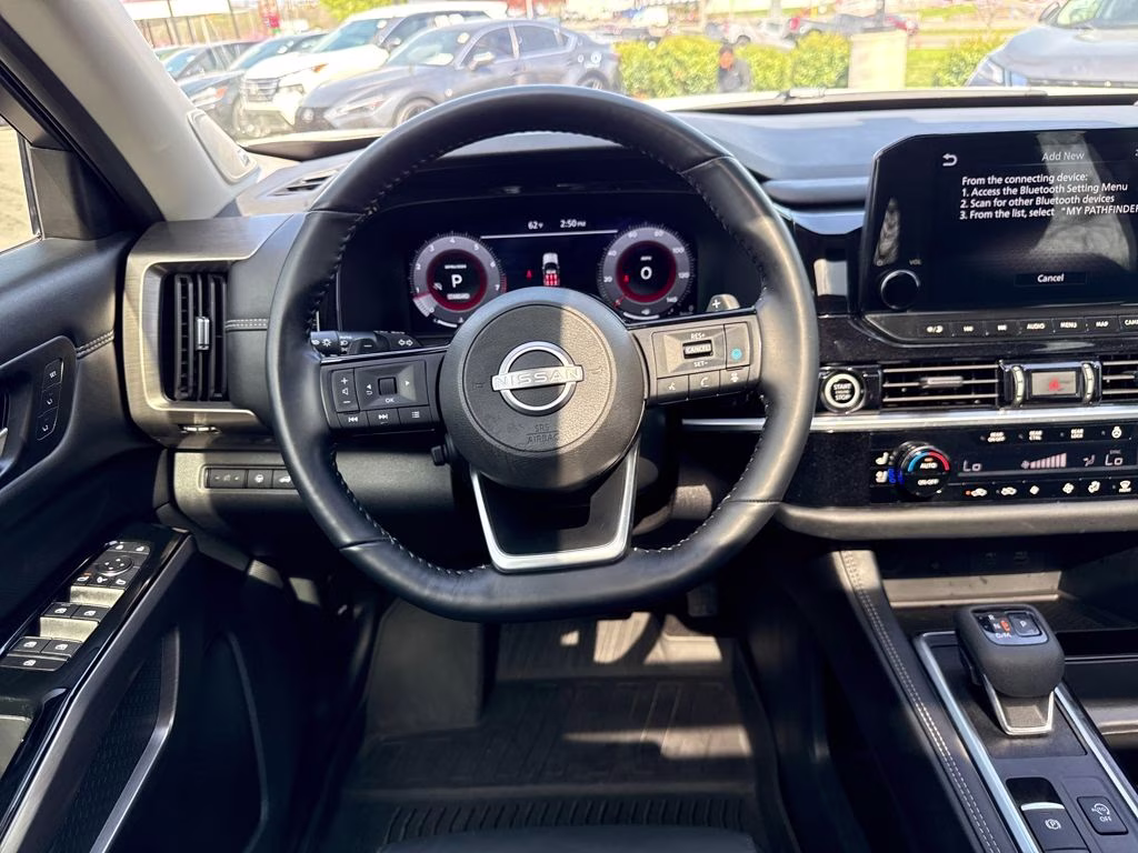 2024 Pearl White Tricoat Nissan Pathfinder Platinum FWD SUV