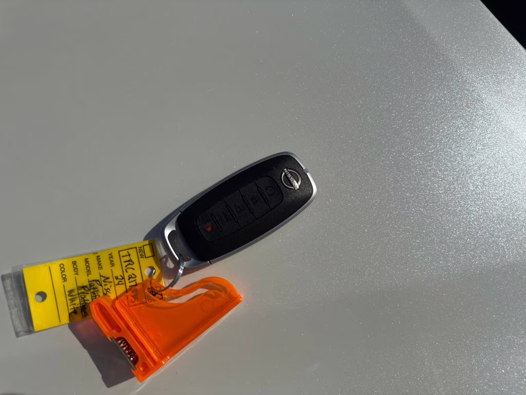 2024 Pearl White Tricoat Nissan Pathfinder Platinum FWD SUV