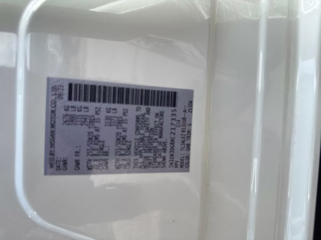 2024 Pearl White Tricoat Nissan Pathfinder Platinum FWD SUV