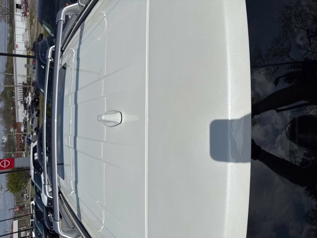 2024 Pearl White Tricoat Nissan Pathfinder Platinum FWD SUV