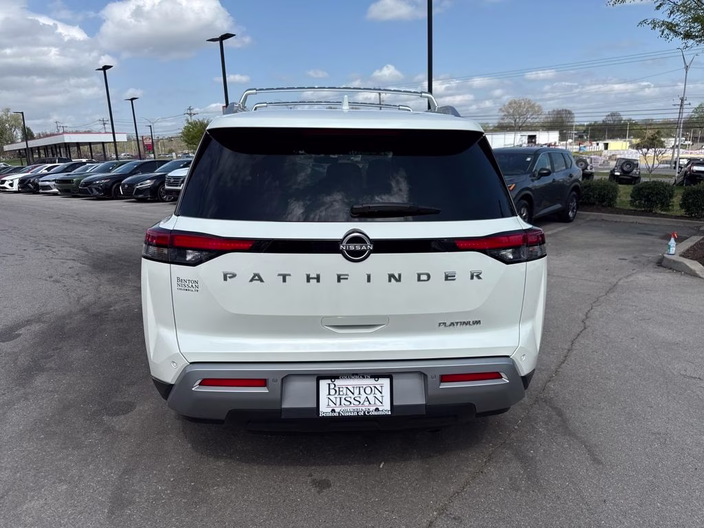 2024 Pearl White Tricoat Nissan Pathfinder Platinum FWD SUV