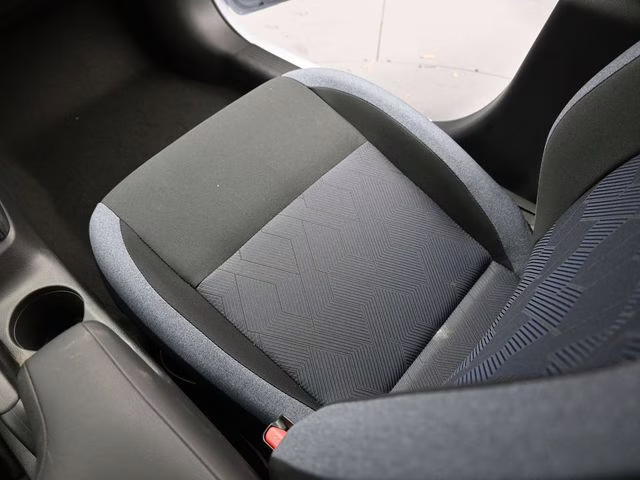 2025 Gray Sky Pearl Nissan Versa 1.6 SV FWD Sedan