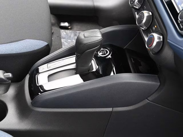 2025 Gray Sky Pearl Nissan Versa 1.6 SV FWD Sedan