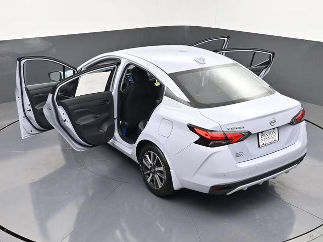 2025 Gray Sky Pearl Nissan Versa 1.6 SV FWD Sedan