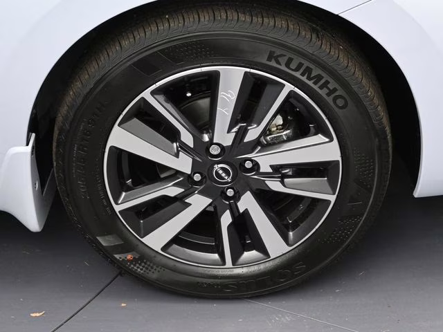 2025 Gray Sky Pearl Nissan Versa 1.6 SV FWD Sedan