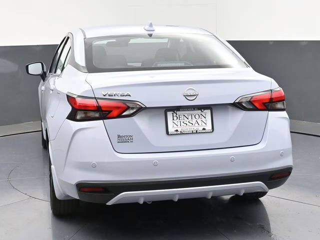 2025 Gray Sky Pearl Nissan Versa 1.6 SV FWD Sedan