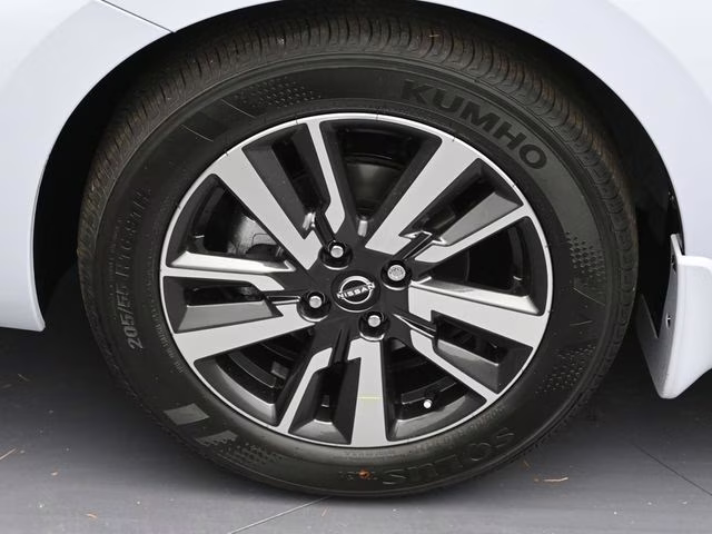 2025 Gray Sky Pearl Nissan Versa 1.6 SV FWD Sedan