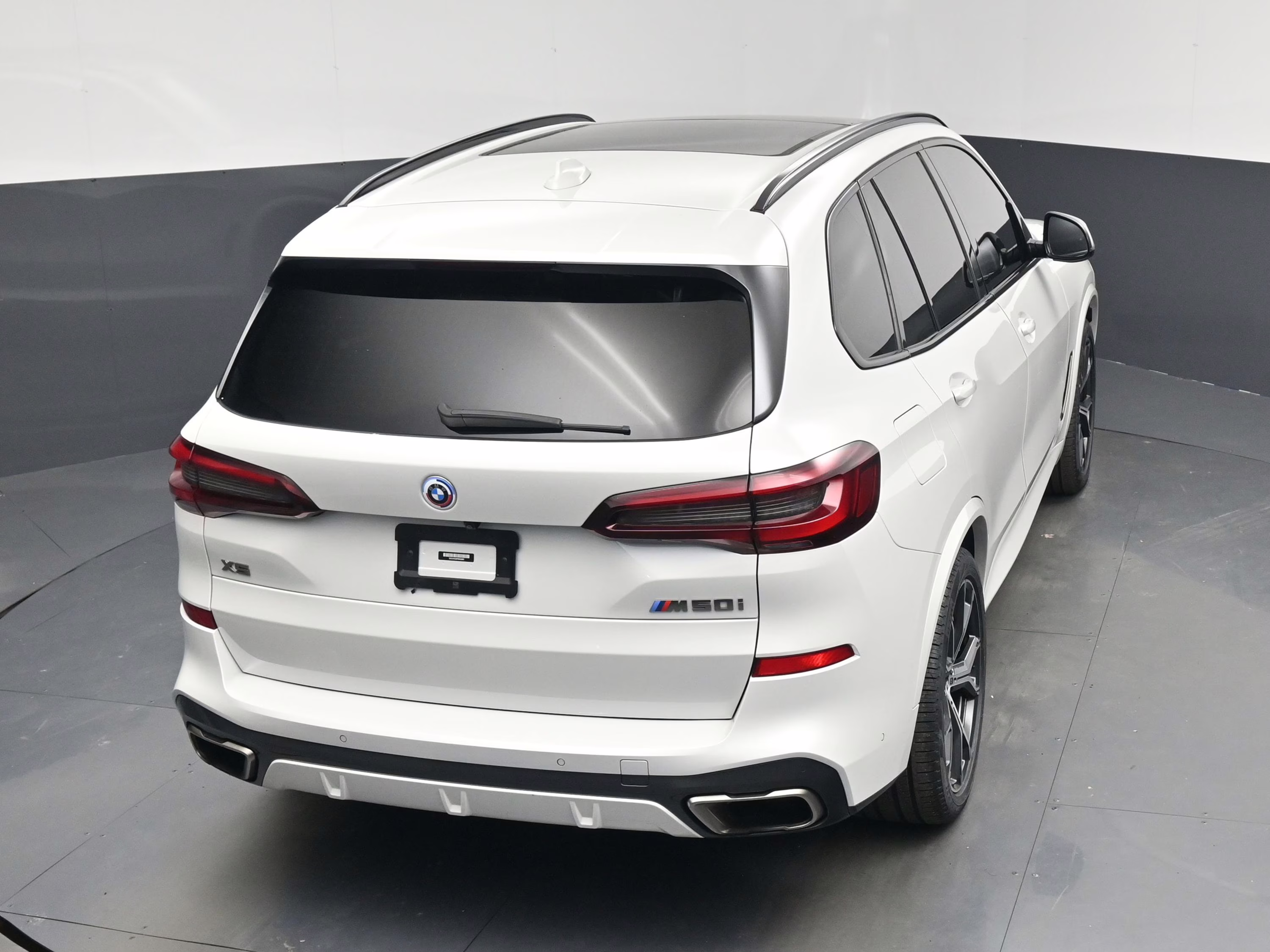 2023 Mineral White Metallic BMW X5 M50i AWD SUV