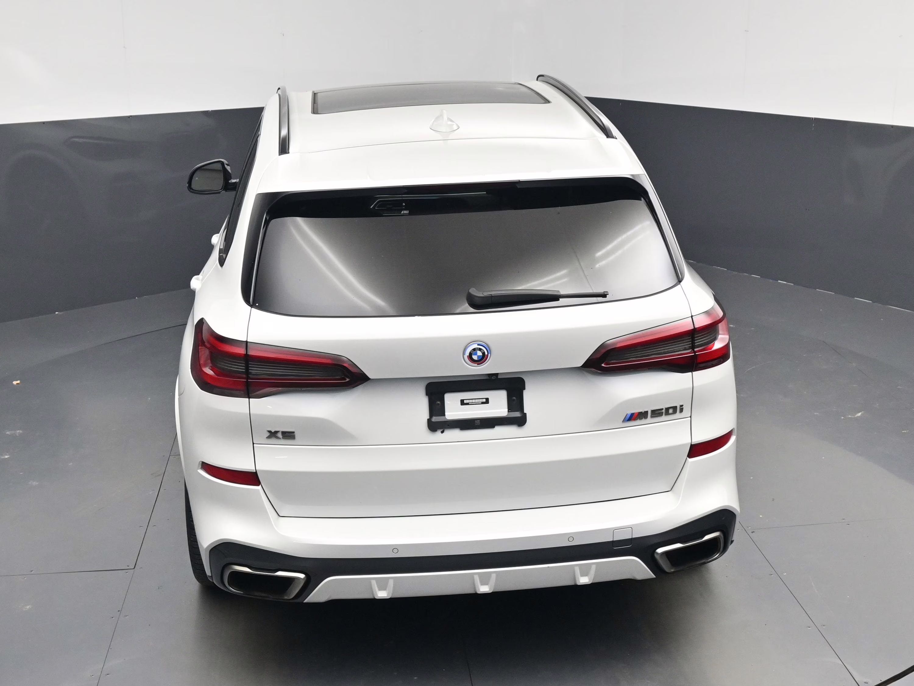 2023 Mineral White Metallic BMW X5 M50i AWD SUV