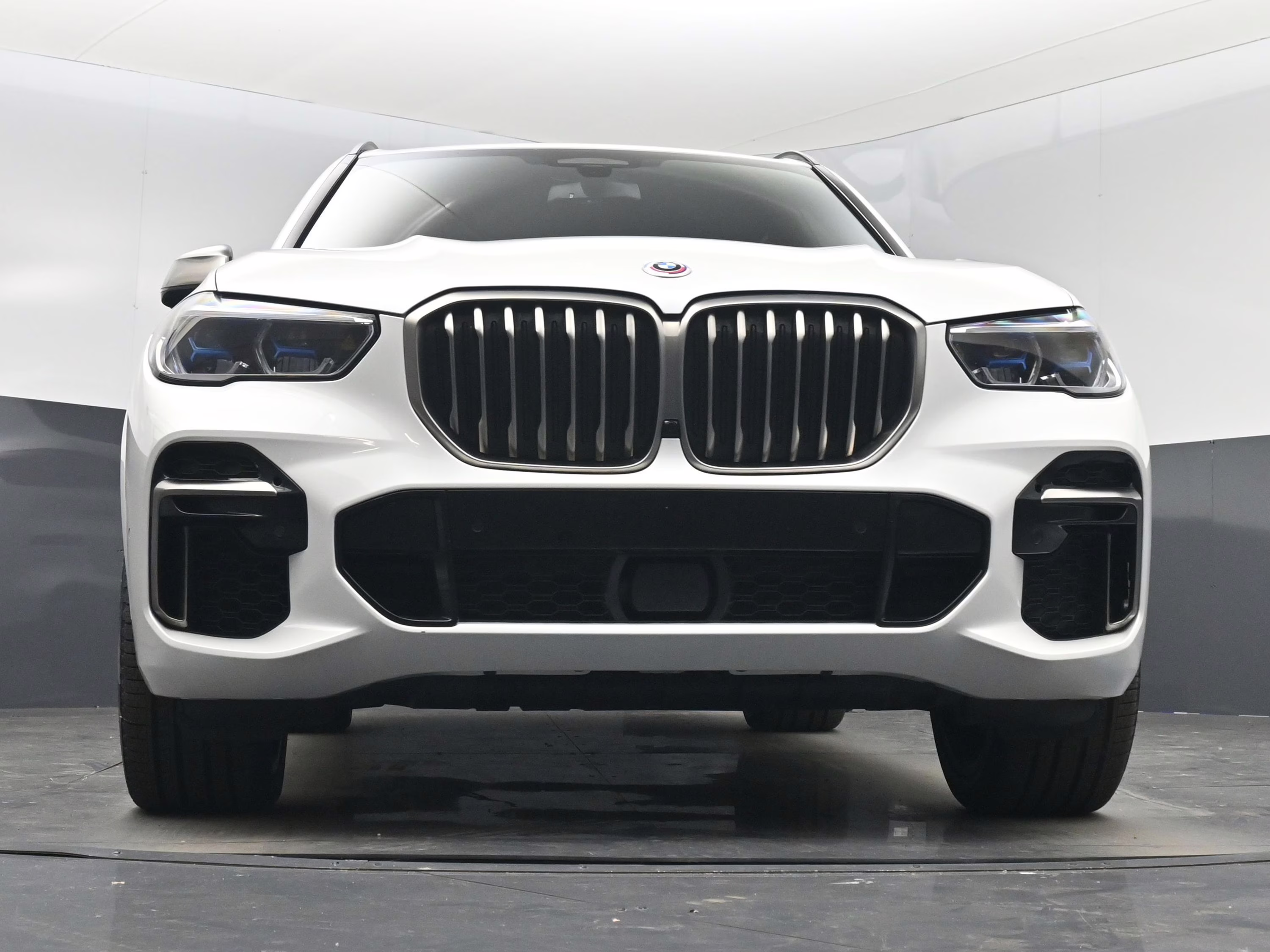 2023 Mineral White Metallic BMW X5 M50i AWD SUV