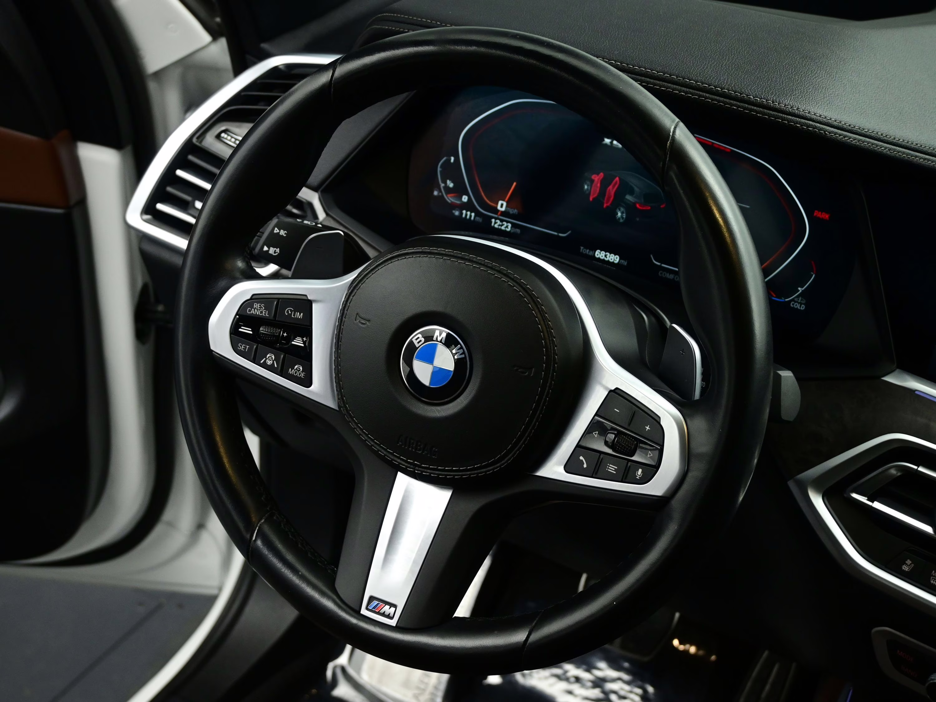 2023 Mineral White Metallic BMW X5 M50i AWD SUV