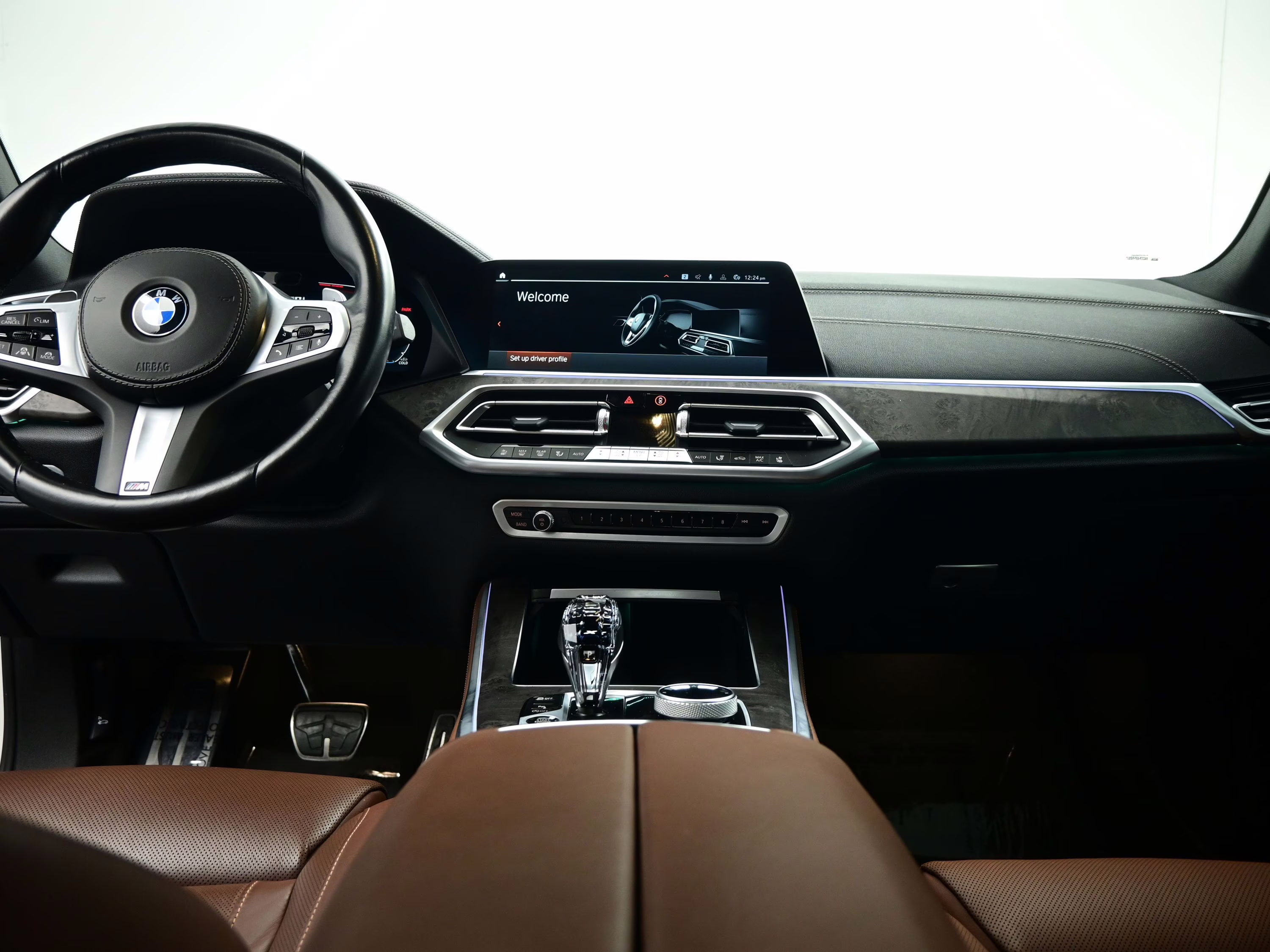 2023 Mineral White Metallic BMW X5 M50i AWD SUV