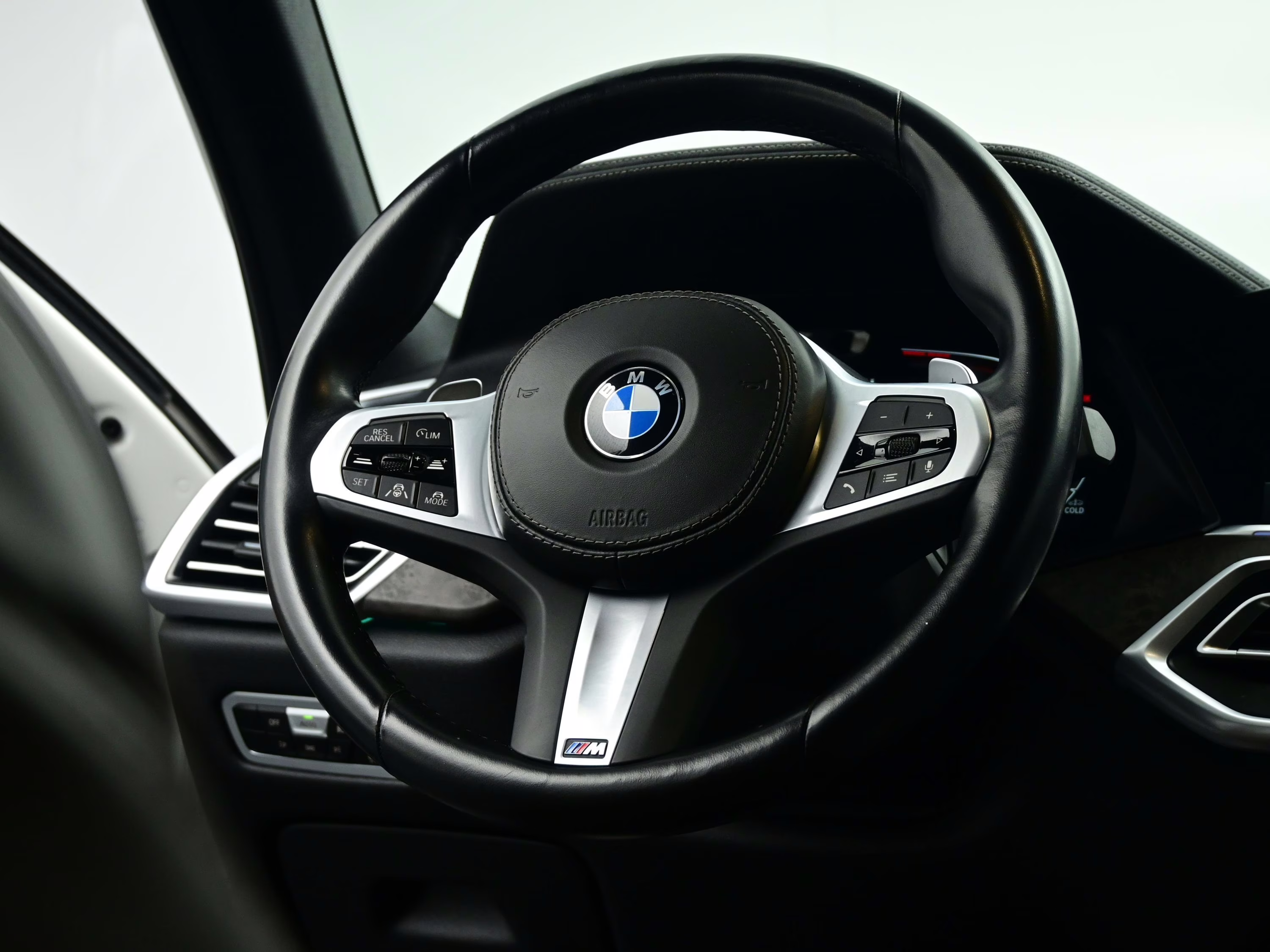 2023 Mineral White Metallic BMW X5 M50i AWD SUV