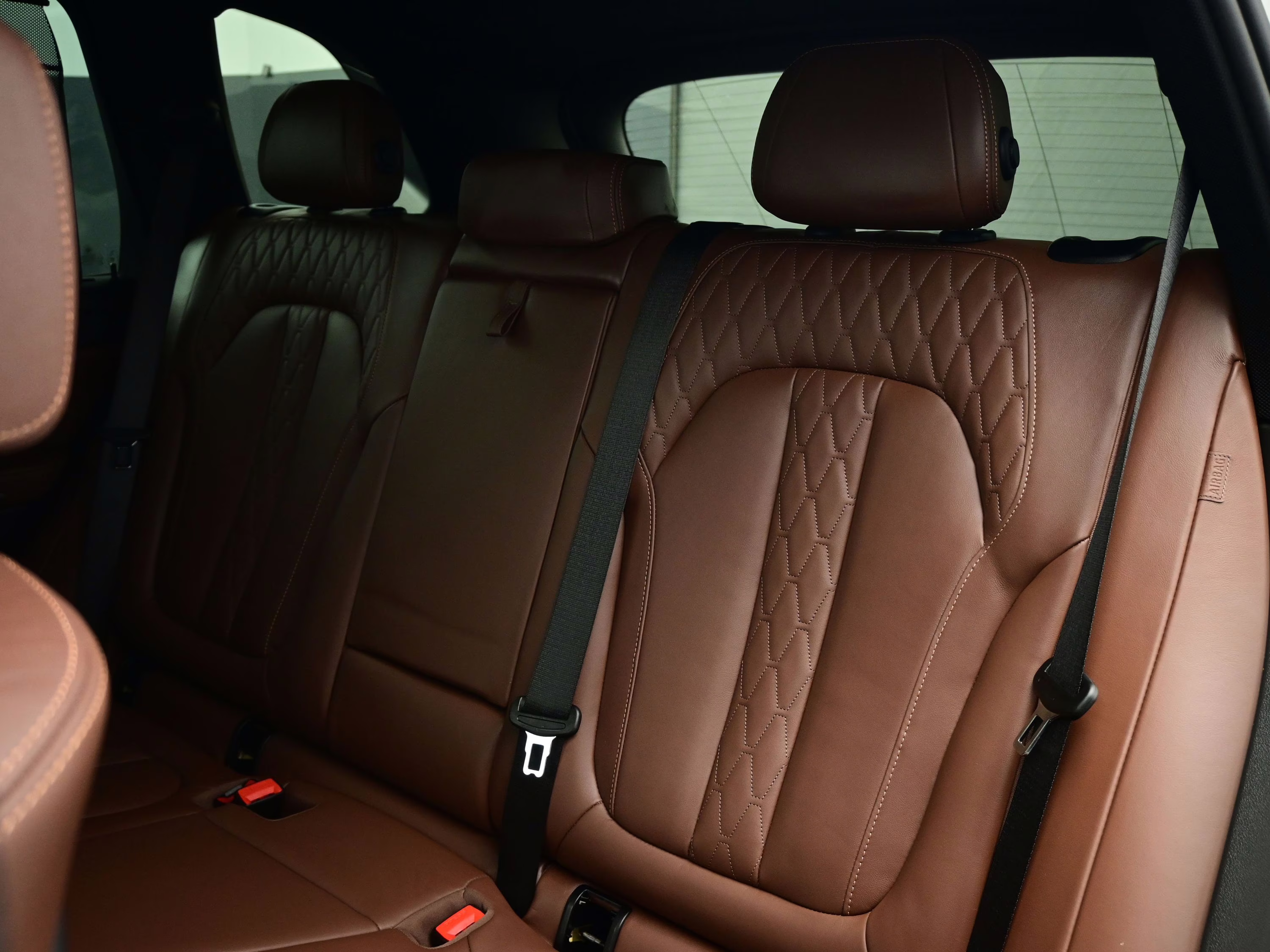 2023 Mineral White Metallic BMW X5 M50i AWD SUV