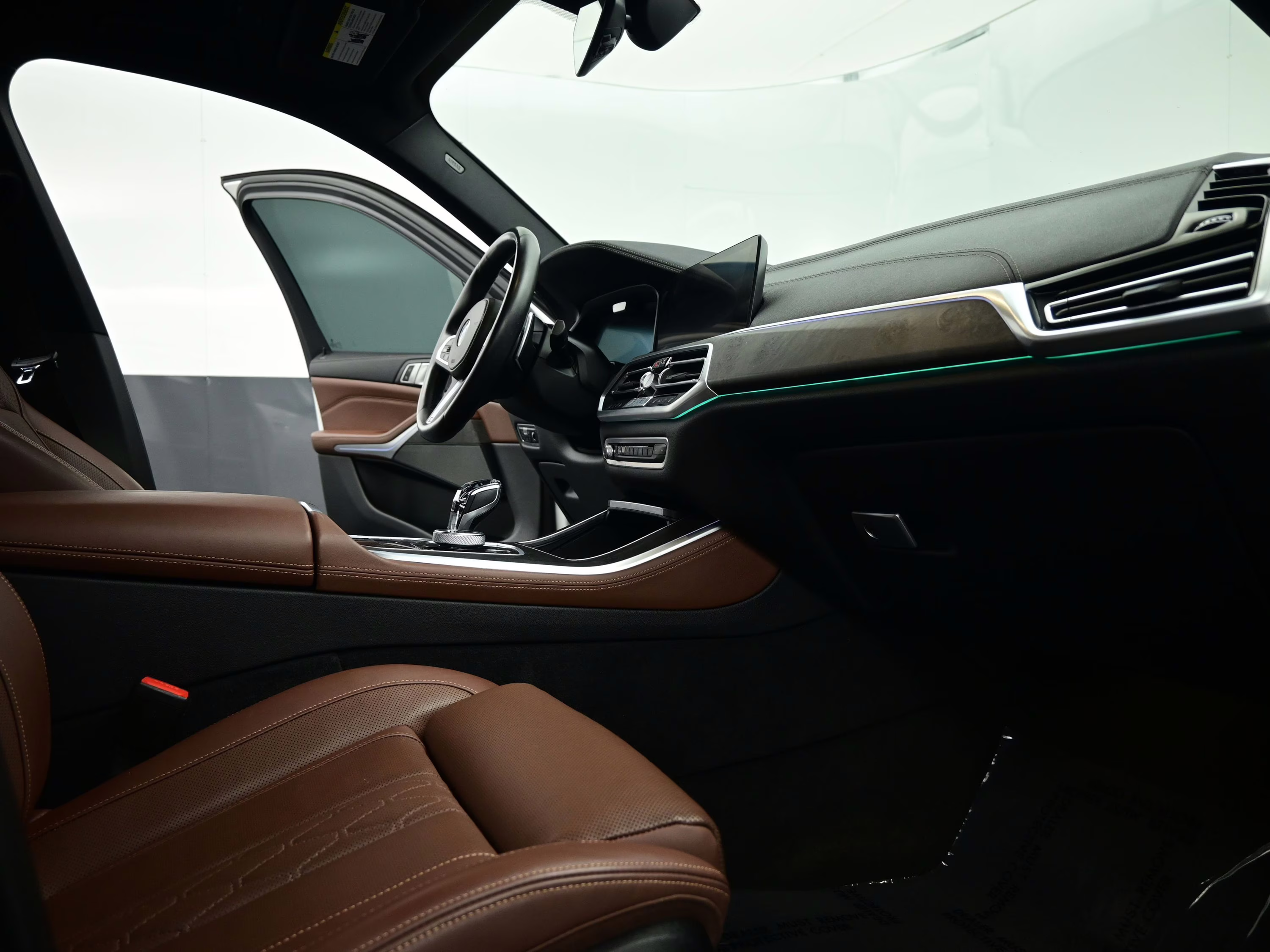 2023 Mineral White Metallic BMW X5 M50i AWD SUV