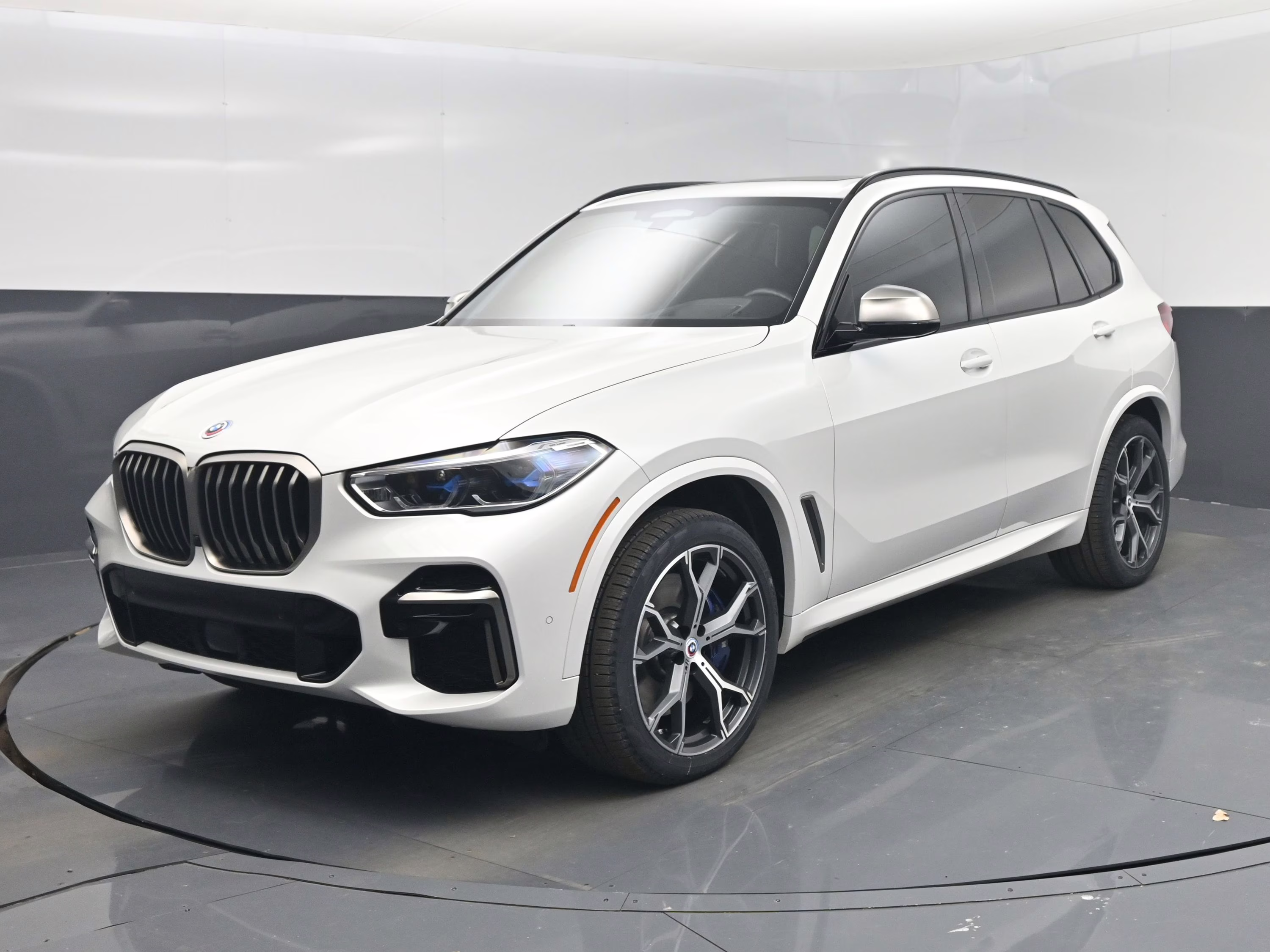 2023 Mineral White Metallic BMW X5 M50i AWD SUV