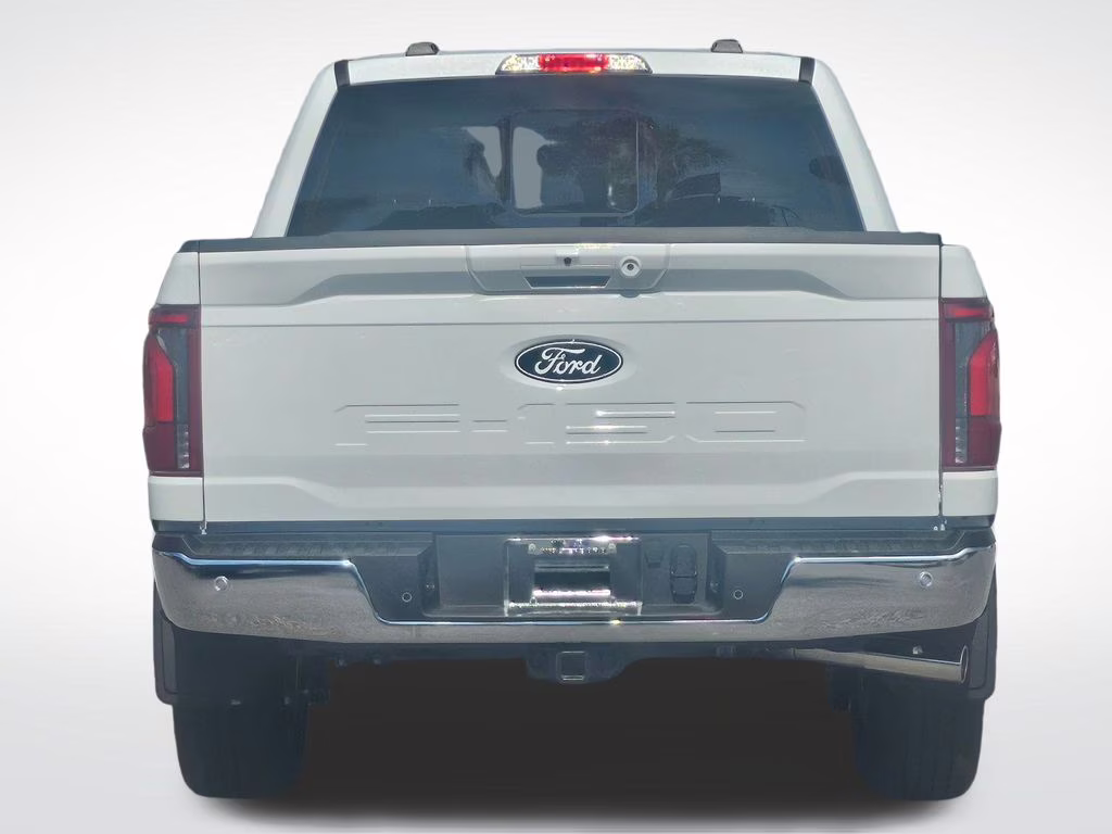 2026 Oxford White Ford F-150 Lariat 4X4 Truck