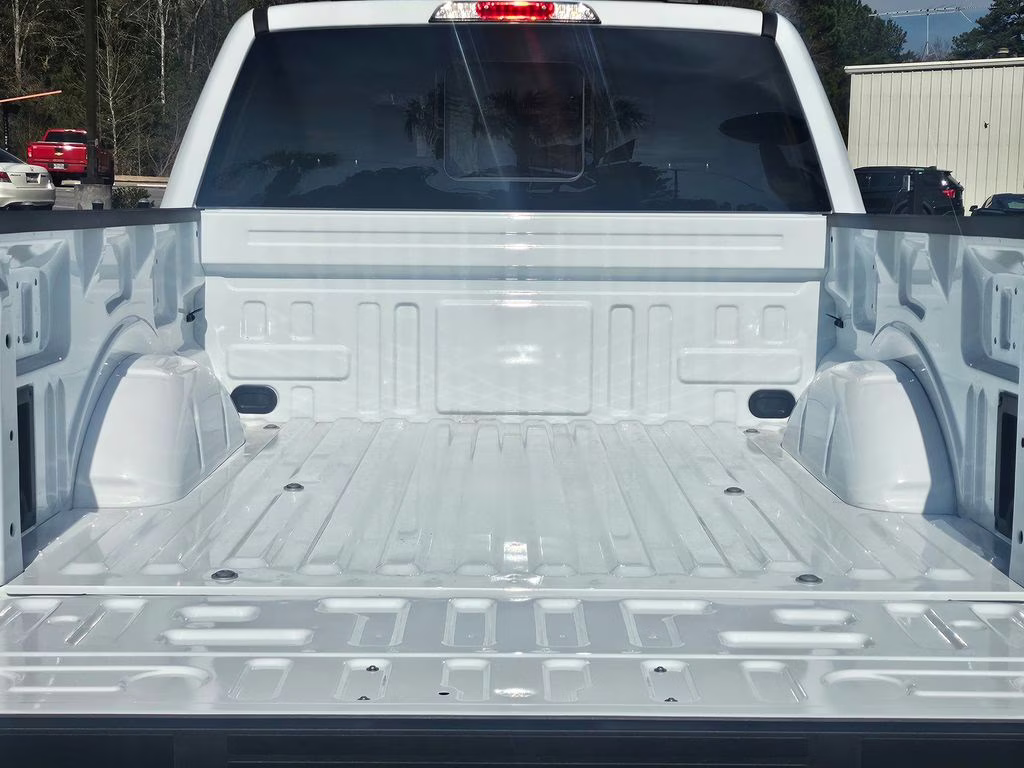 2026 Oxford White Ford F-150 Lariat 4X4 Truck