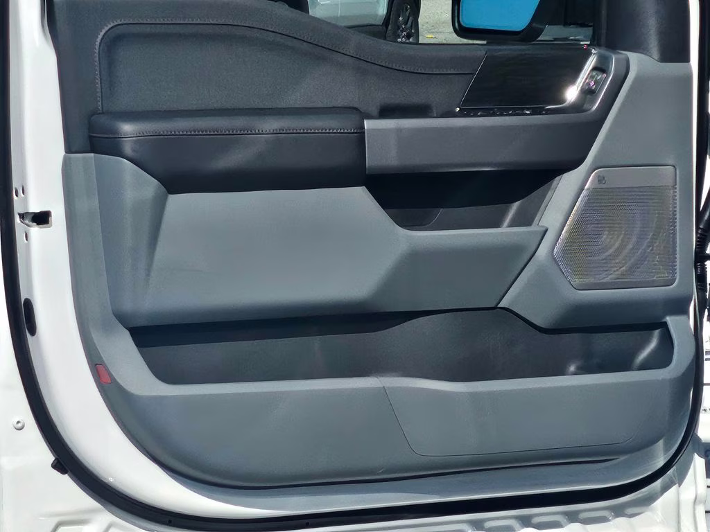 2026 Oxford White Ford F-150 Lariat 4X4 Truck