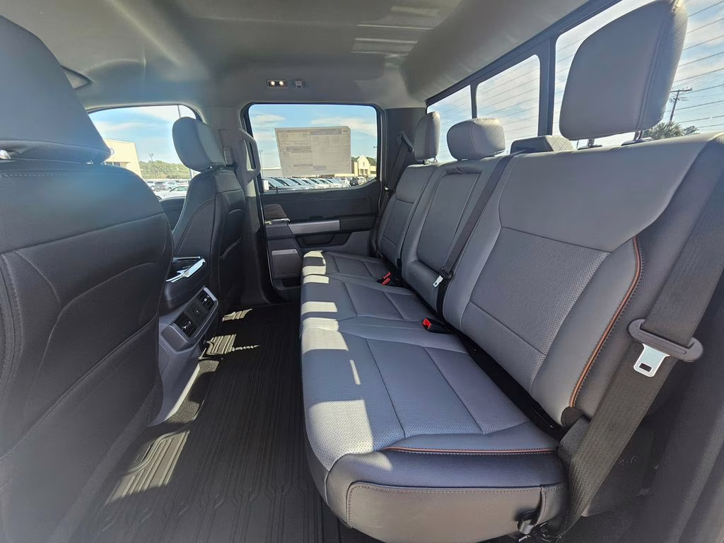 2026 Oxford White Ford F-150 Lariat 4X4 Truck