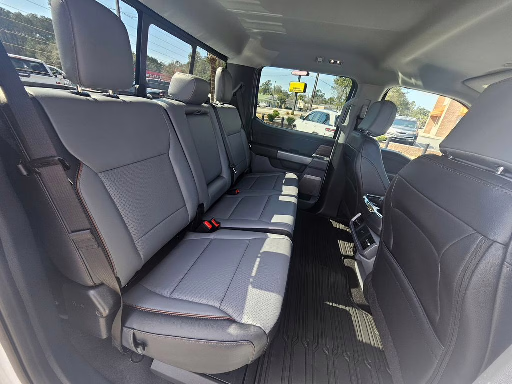 2026 Oxford White Ford F-150 Lariat 4X4 Truck