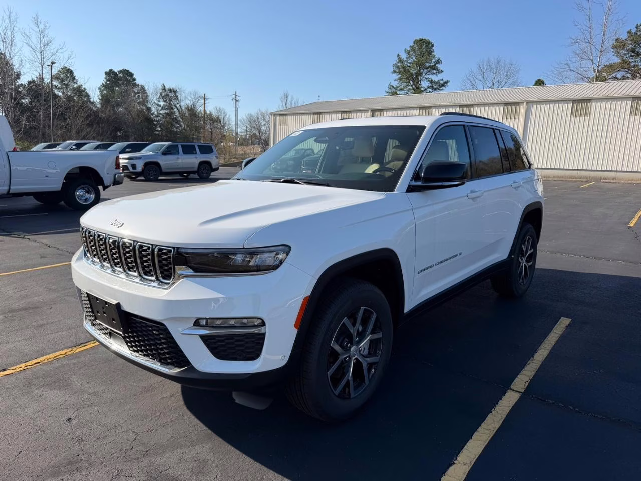 2025 Bright White Clearcoat Jeep Grand Cherokee Limited 4X4 SUV