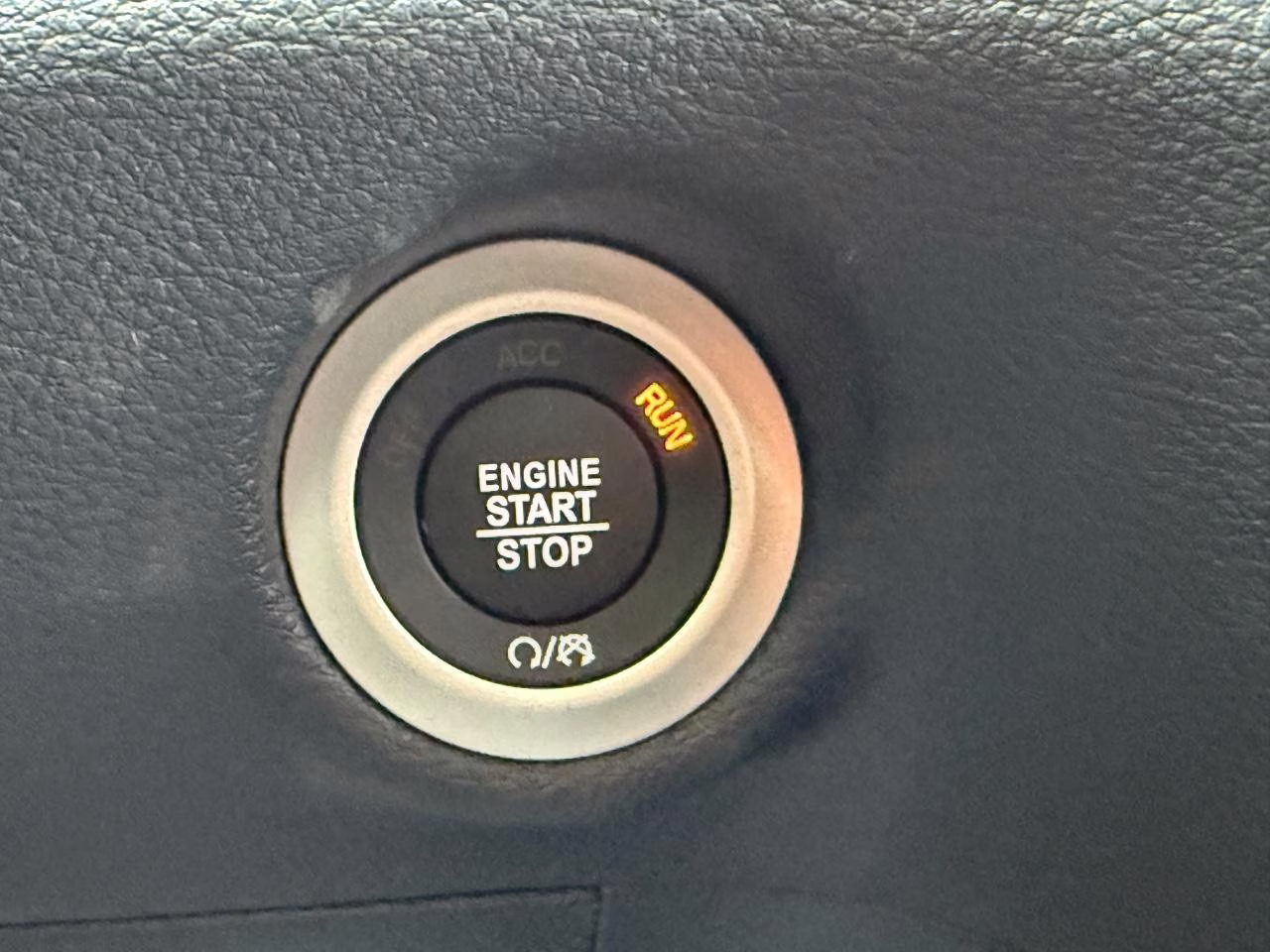 2026 Bright White Clearcoat Chrysler Pacifica Select FWD Van