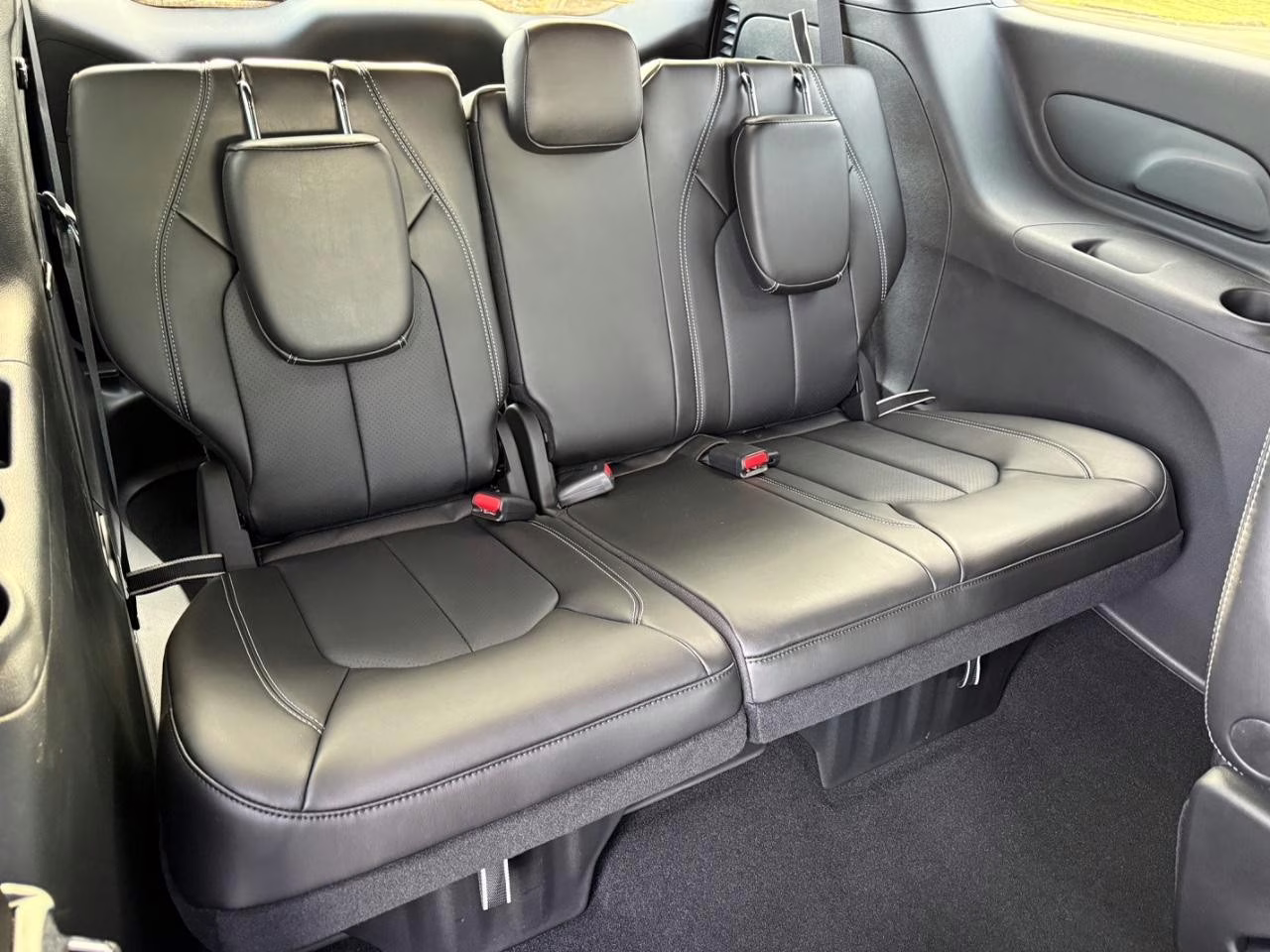 2026 Bright White Clearcoat Chrysler Pacifica Select FWD Van