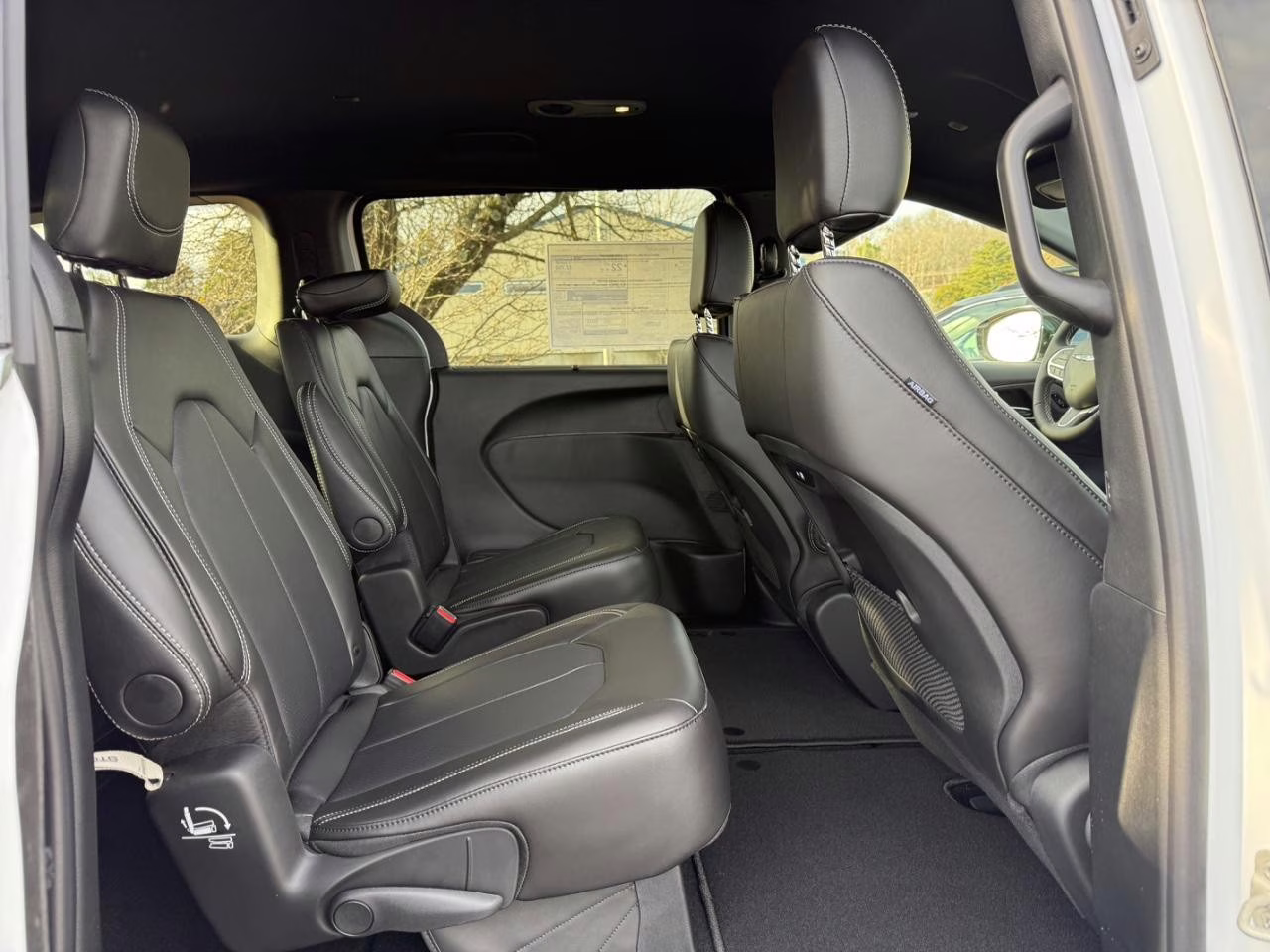 2026 Bright White Clearcoat Chrysler Pacifica Select FWD Van