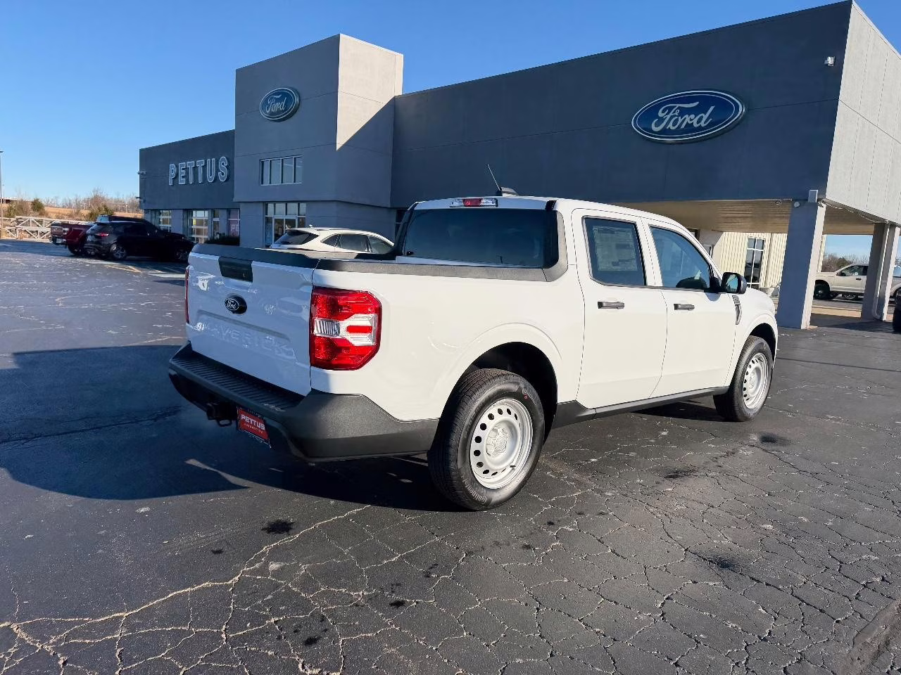 2026 Oxford White Ford Maverick XL AWD Truck