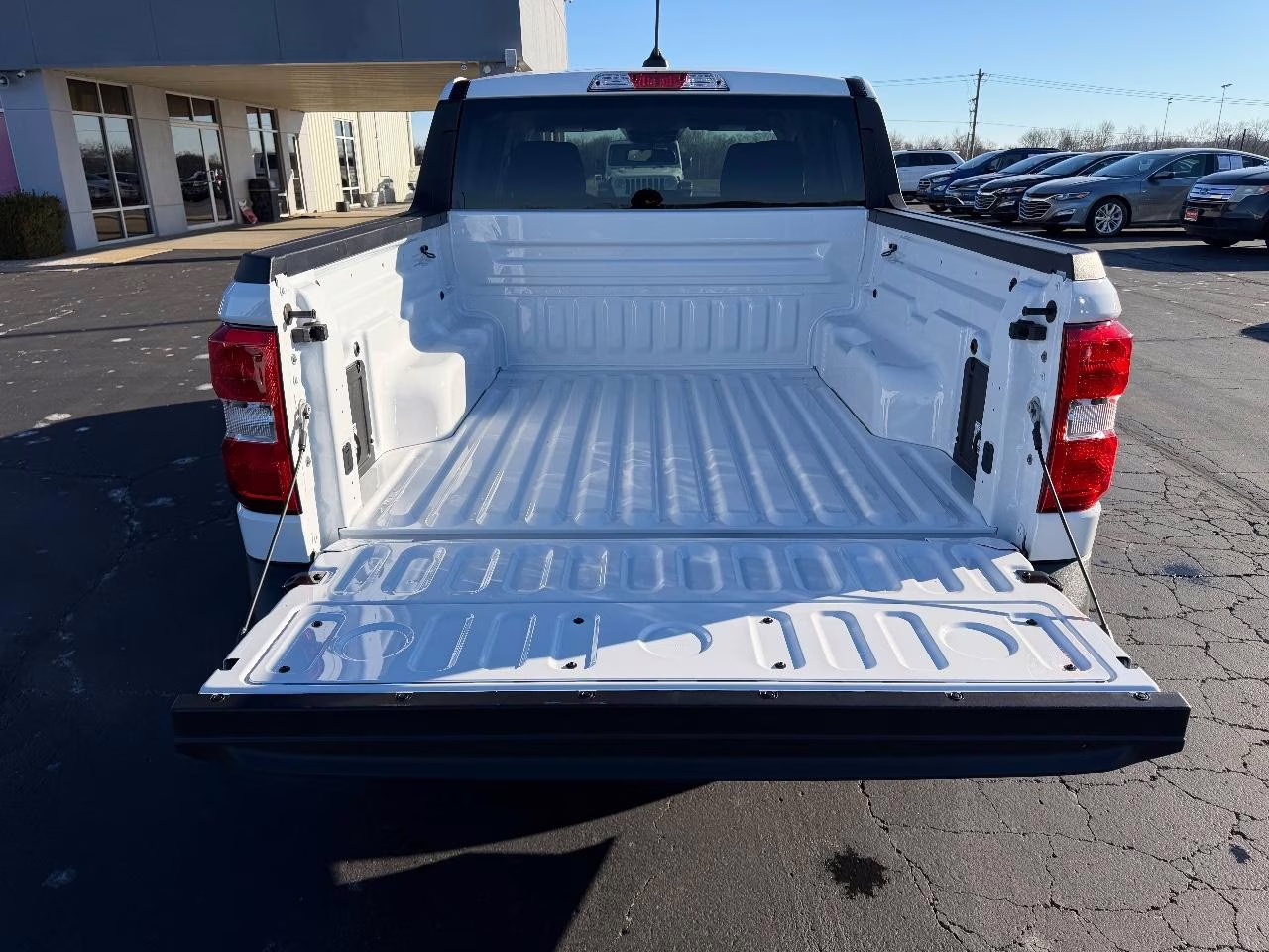 2026 Oxford White Ford Maverick XL AWD Truck